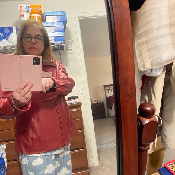 Danier Women's Vibrant Red Leather Jacket - Picture 5 of 7